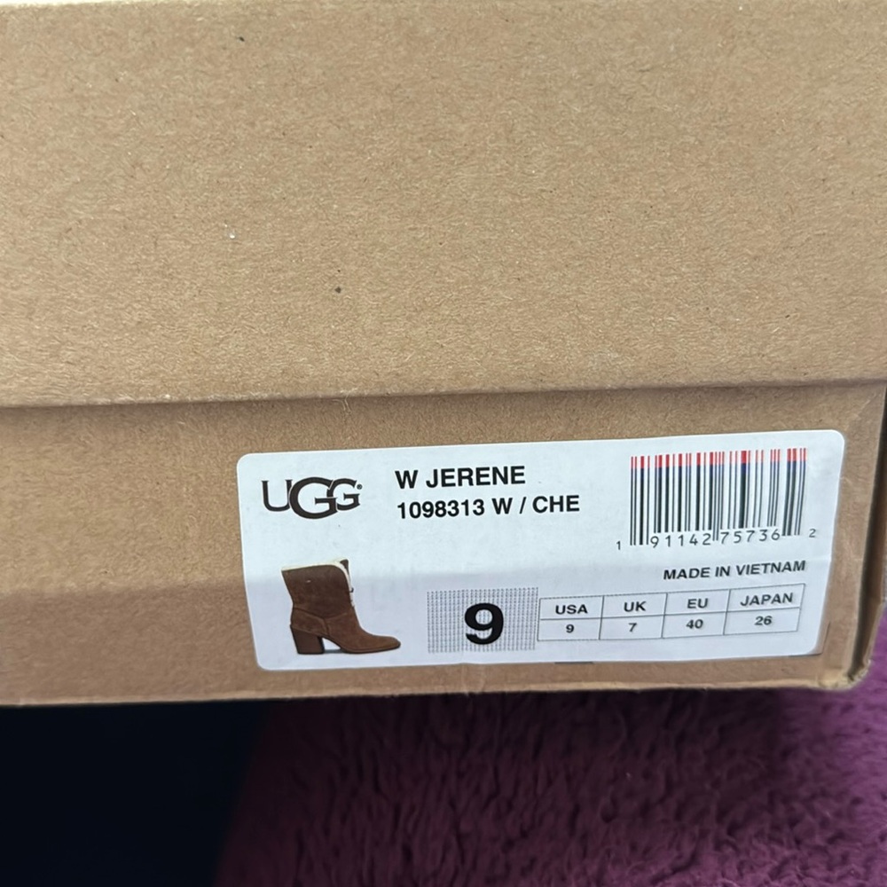 Brand new Ugg Jerene Boots - size 9 with box